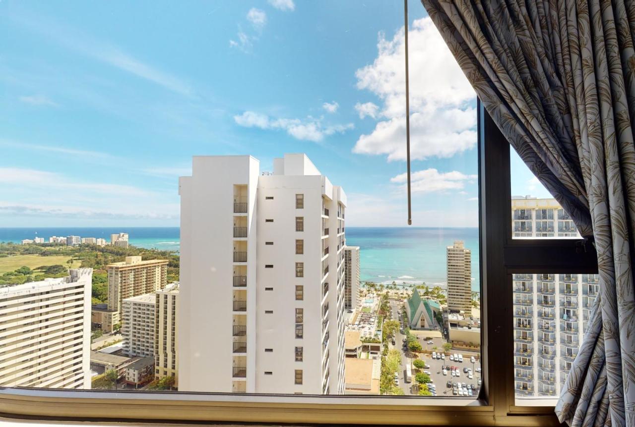 הונולולו Sea View Condos At The Waikiki Banyan - Free Parking! מראה חיצוני תמונה