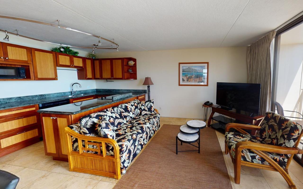 הונולולו Sea View Condos At The Waikiki Banyan - Free Parking! מראה חיצוני תמונה
