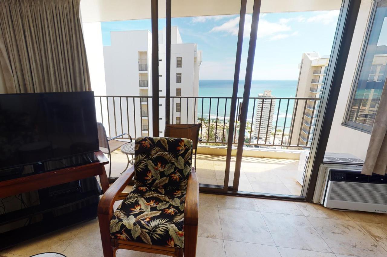 הונולולו Sea View Condos At The Waikiki Banyan - Free Parking! מראה חיצוני תמונה