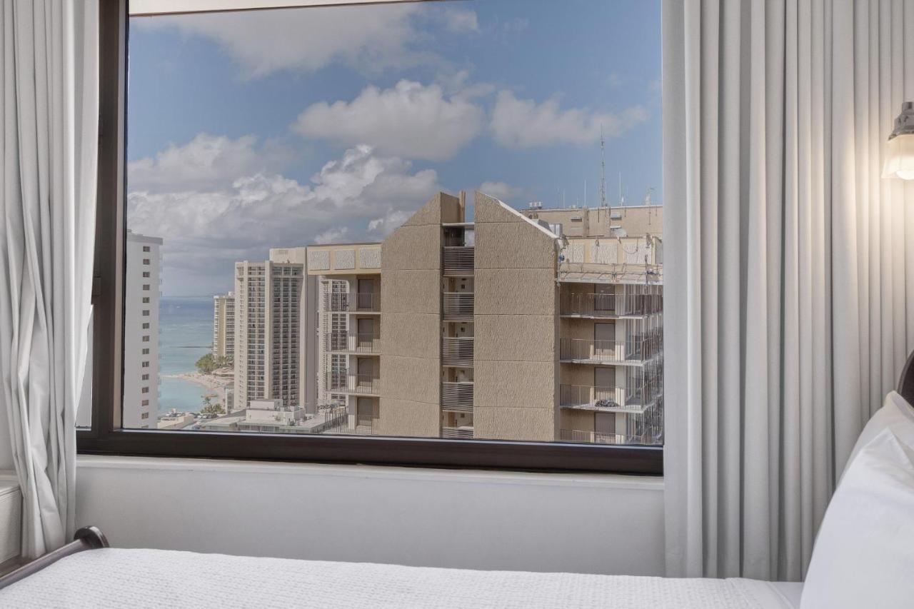 הונולולו Sea View Condos At The Waikiki Banyan - Free Parking! מראה חיצוני תמונה