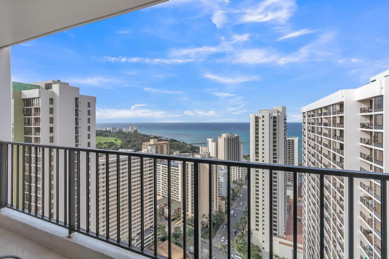 הונולולו Sea View Condos At The Waikiki Banyan - Free Parking! מראה חיצוני תמונה