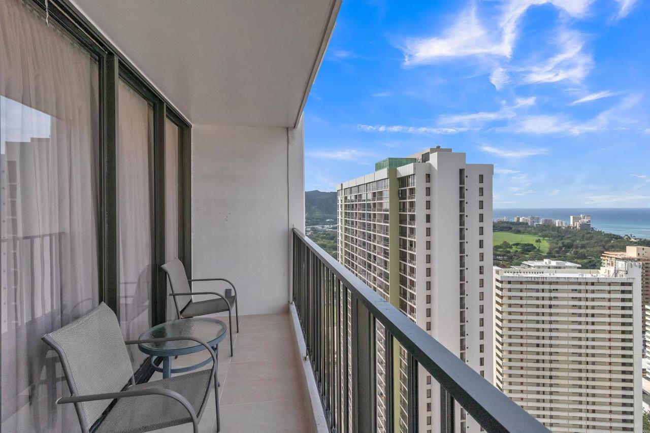 הונולולו Sea View Condos At The Waikiki Banyan - Free Parking! מראה חיצוני תמונה